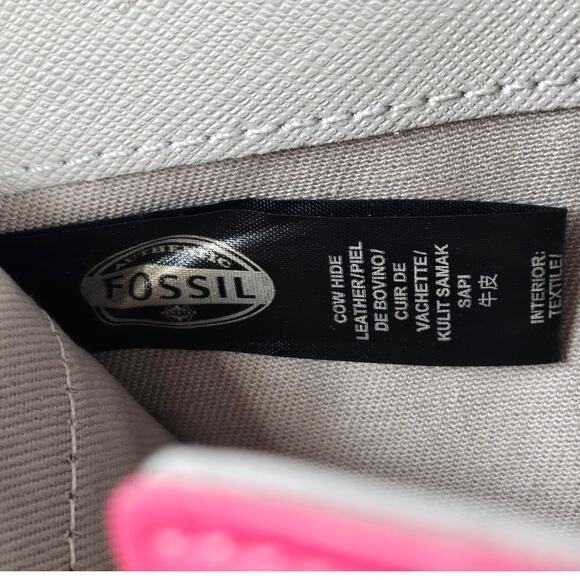 FOSSIL Women's Trifold Wallet - Vibrant Pink with Metal Plate - Picture 8 of 12